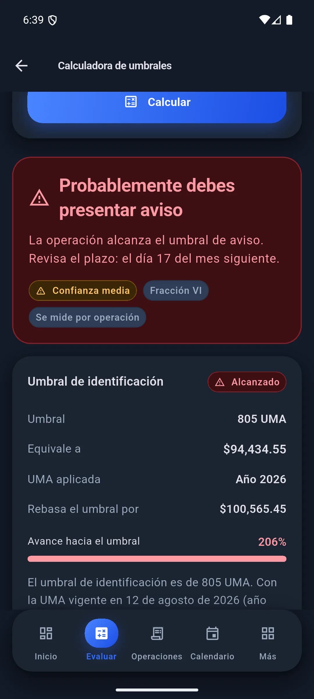 Resultado de la calculadora de umbrales: «Probablemente debes presentar aviso», con el umbral de identificación de 805 UMA, su equivalencia en pesos, la UMA aplicada del año 2026 y en cuánto se rebasa el umbral.